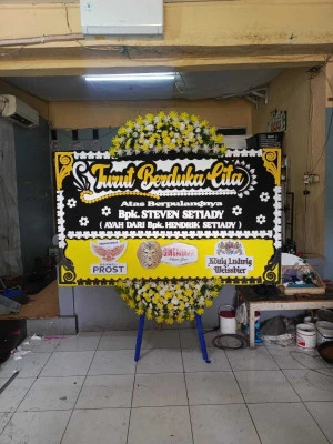 Papan Bunga di Tugu Lelea